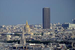 FOTO Pariz ima jedan neboder, lokalno stanovništvo ga mrzi