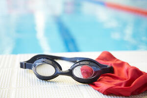 Plivanje i bezbjednost djece u vodi: Kako vam boja kupaćeg kostima...