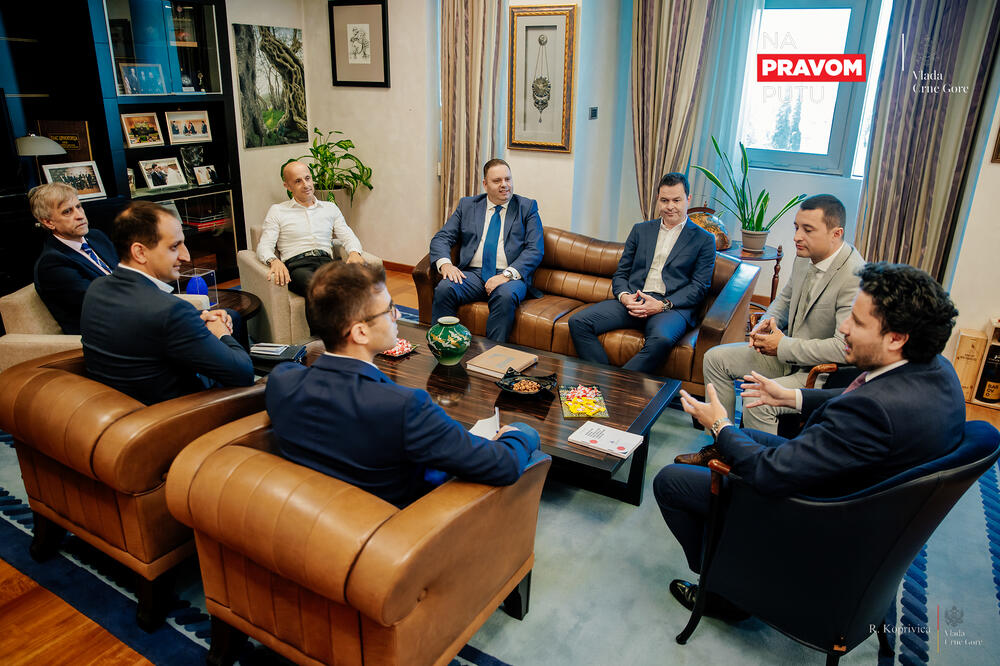 Pozivali se na premijera da ubijede druge da glasaju: Sa sastanka nove uprave sa Abazovićem, Foto: Vlada CG