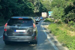 Otežan saobraćaj između Bara i Sutomora zbog kvara na cistijerni