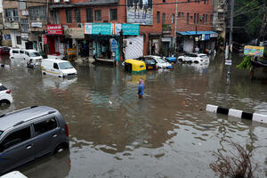 Indija: Monsunske kiše izazvale poplave i klizšta, poginulo...