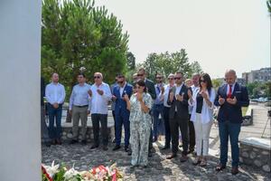 Delegacija BS u Podgorici položila cvijeće u znak sjećanja na...