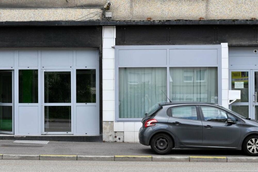 Ulazna vrata zgrade u kojoj je žena pronađena, Foto: Getty Images