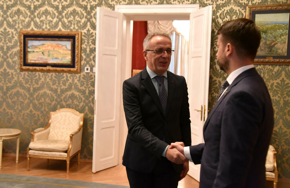 <p>Konsultacije su održane u rezideniciji predsjednika na Cetinju</p>