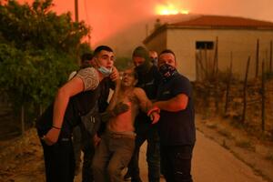 Grčka: Prijete nove vatrene stihije, muškarac poginuo pokušavajući...