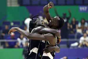 Južni Sudan - zemlja bez košarkaške dvorane dotakla olimpijske...