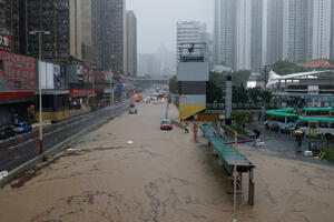 Poplave u Hongkongu i na jugu Kine poslije rekordnih padavina