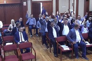 Odbornici SO Pljevlja promijenili dan opštine: I tri odbornika...