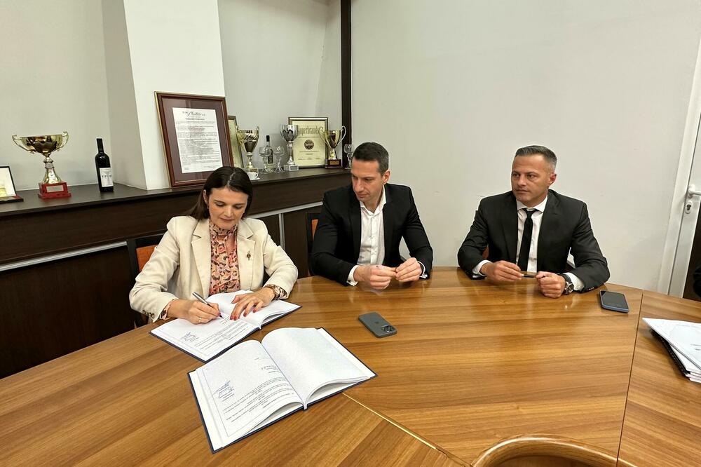 Sa potpisivanja ugovora, Foto: Plantaže