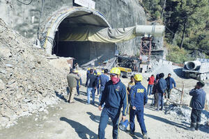 Indija: Svi radnici koji su zarobljeni u urušavanju tunela su živi