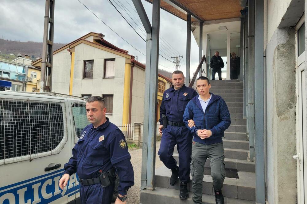 Isakov juče nakon suđenja, Foto: Jadranka Ćetković