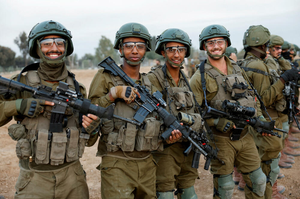 Izraelski vojnici blizu granice sa Gazom, Foto: AMIR COHEN