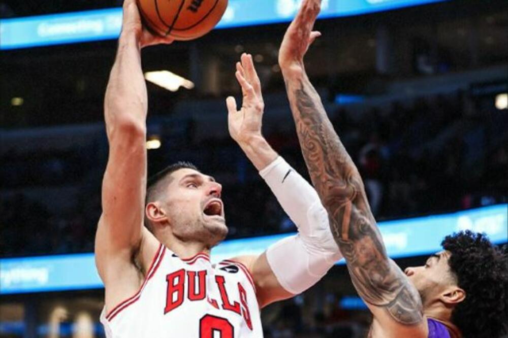 Vučević tokom meča sa Hornetsima, Foto: Chicago Bulls (X)