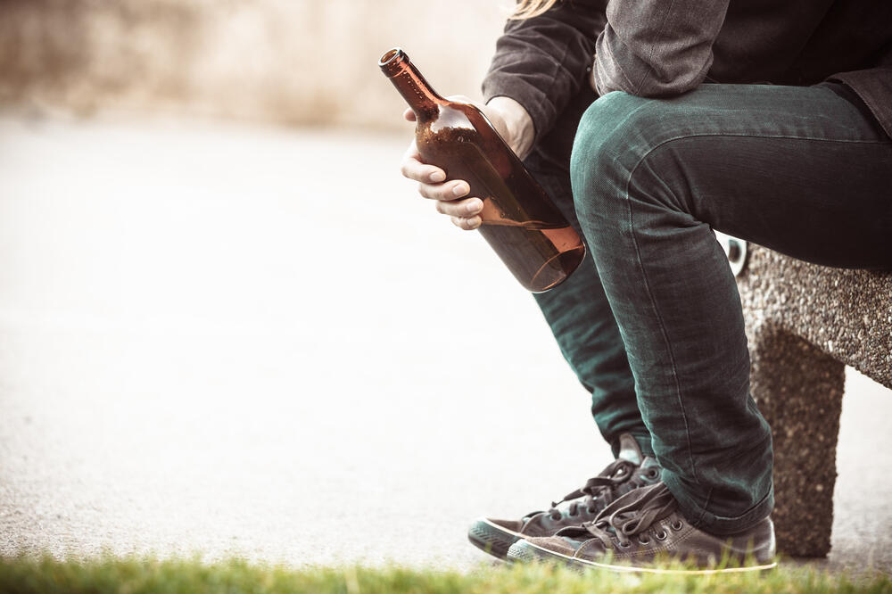 Alkohol široko rasprostranjen među mlađom populacijom: Ilustracija, Foto: Shutterstock