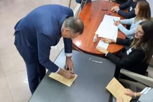 VIDEO Dodik biračko pravo iskoristio suprotno zakonu, glasao javno