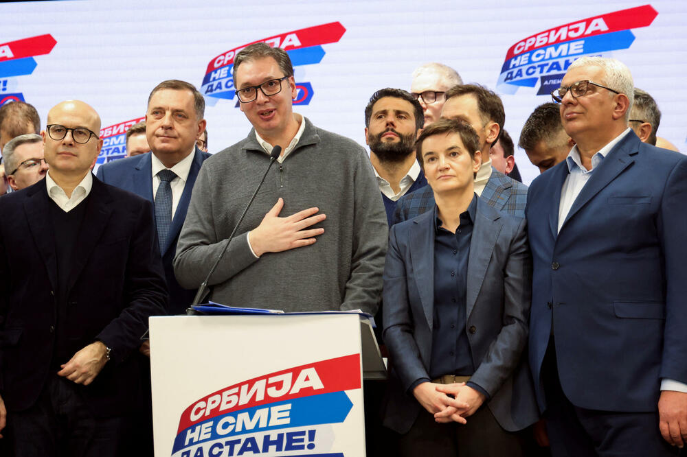 Obraćanje Vučića, Foto: Reuters