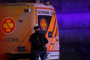 Premijer Češke: Napad na fakultetu u Pragu nema veze sa terorizmom