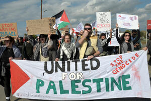Protest na Kipru protiv upotrebe britanskih baza u sukobima u Gazi...