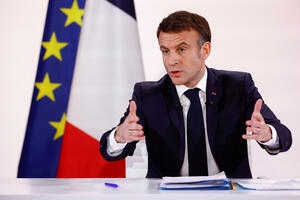 Makron nastoji da osvježi svoje predsjedavanje, kaže da Francuska...