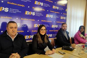 Veliki dio članstva DPS-a iz Nikšića glasa izlaskom na biralište,...