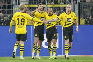 Borusija Dortmund ubjedljiva protiv Frajburga (VIDEO)