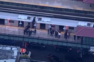 Policija Njujorka: Napadač pucao na na putnike u metrou, jedna...