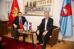 Ambasador Srbije posjetio Bijelo Polje, Smolović mu predstavio...