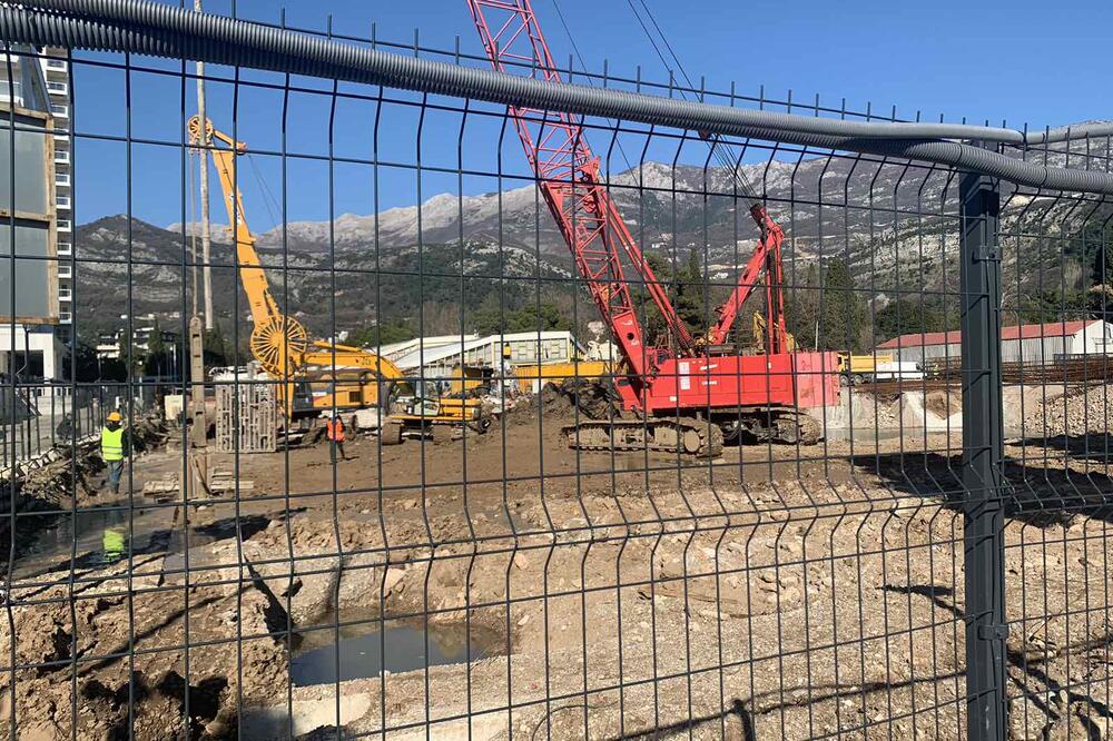 Gradilište kompanije "Mia investment" u Budvi, Foto: Vuk Lajović