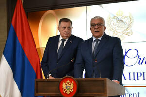 Dodik: Zastava Republike Srpske biće iza mene svuda gdje putujem u...