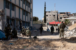 Palestinsko medicinsko osoblje: Izraelski vojnici nas tukli,...