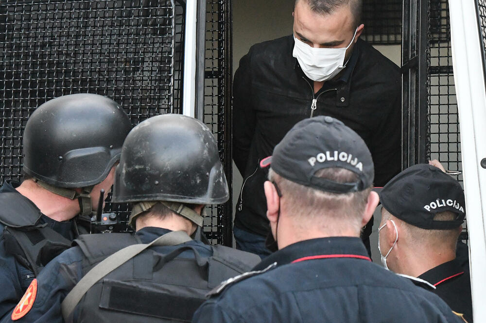 Sprovođenje Đokaja u tužilaštvo nakon hapšenja, Foto: SAVO PRELEVIC