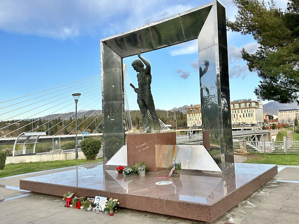 Spomenik Vladimiru Visockom