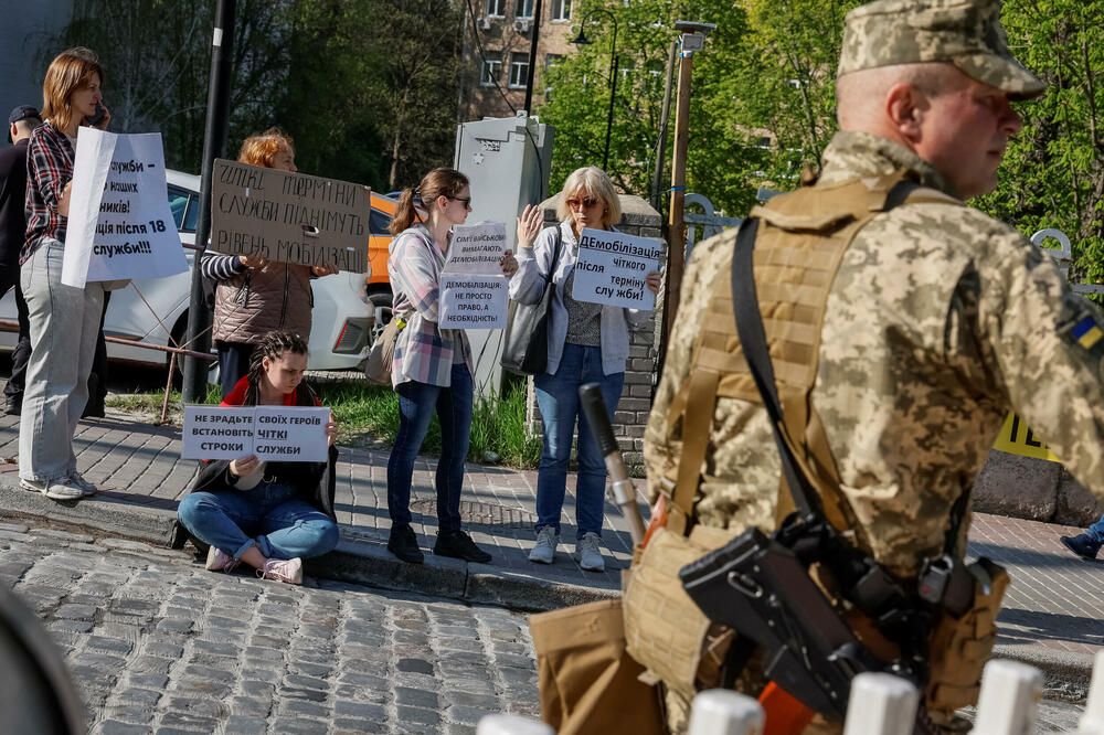 Članovi porodica ukrajinskih vojnika traže da se u novi zakon uključe uslovi demobilizacije, Foto: Rojters