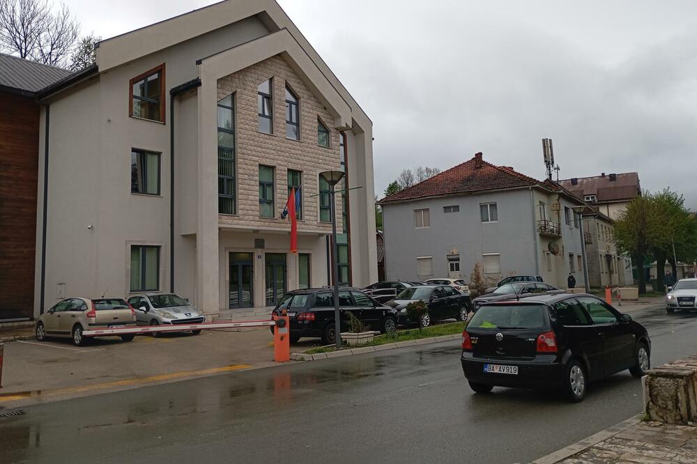 Zgrada Opštine i glavna ulica u Mojkovcu, Foto: Dragana Šćepanović