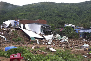 Vijetnam: Tropska oluja izazvala klizišta, 13 mrtvih