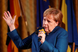 Merkel se zalaže za zadržavanje sankcija Rusiji