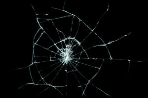 Nikšićanima krivične prijave zbog uništavanja imovine