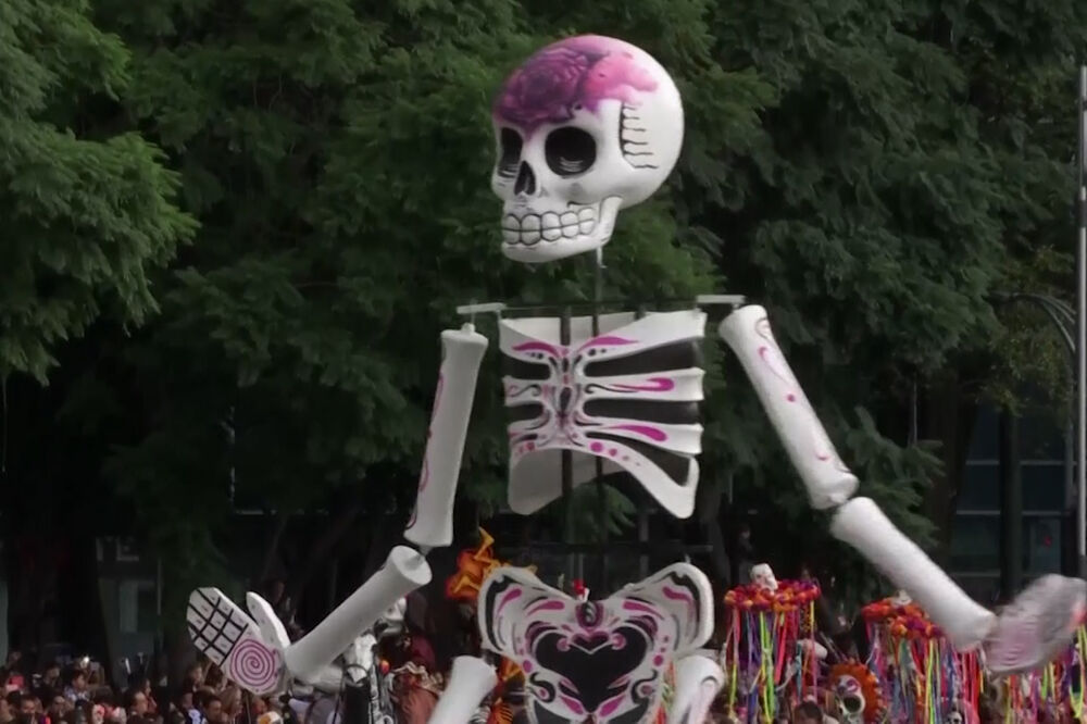Ulična parada u čast Dana mrtvih u Meksiku, Foto: Vijesti video