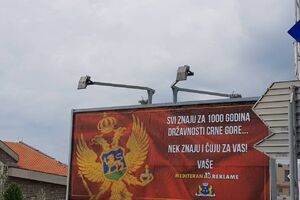 Budva: "Mediteran reklame" oblijepile bilborde porukama o...