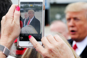 Kinezi predlažu da Tramp sa „ajfona” pređe na „huavei”