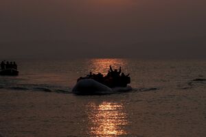 Četiri migranta nastradala, šest nestalo u brodolomu u Egejskom...