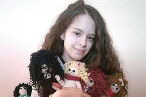 Marija se igra i stvara: Izrađuje lutke koje poklanja i prodaje