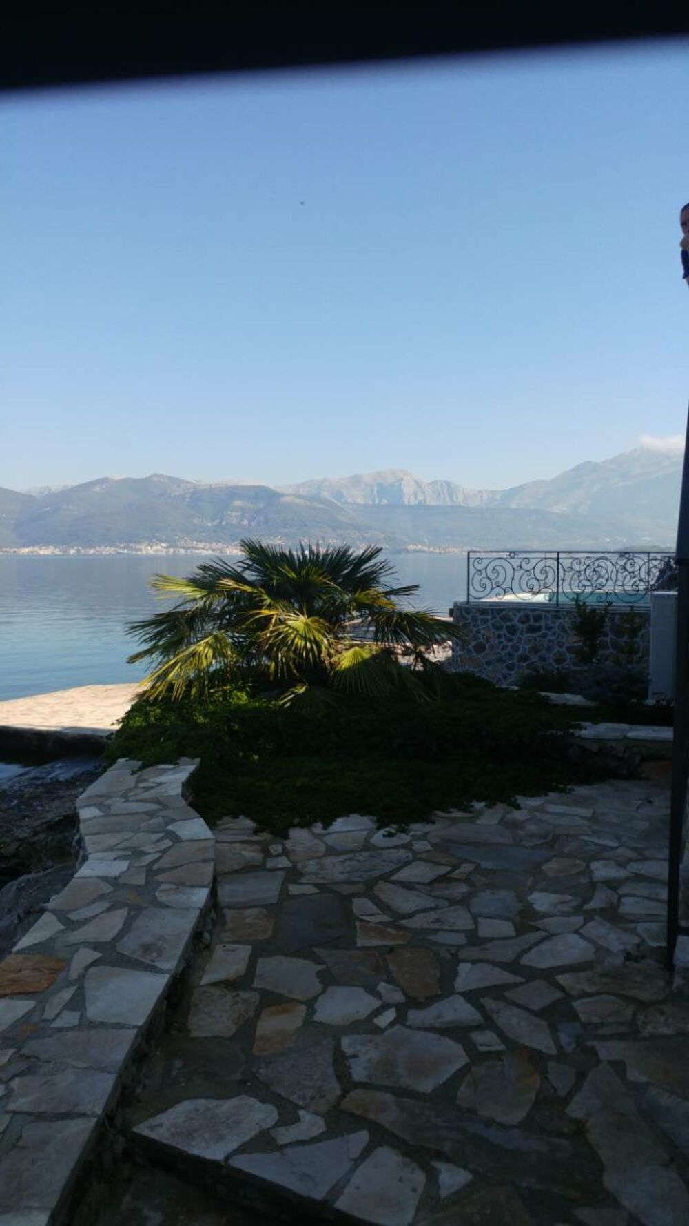 Potporni zid i bazen, Krašići