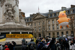 Protest u Parizu: "Tramp=Rat", "Gospodine Mržnjo napusti Evropu"