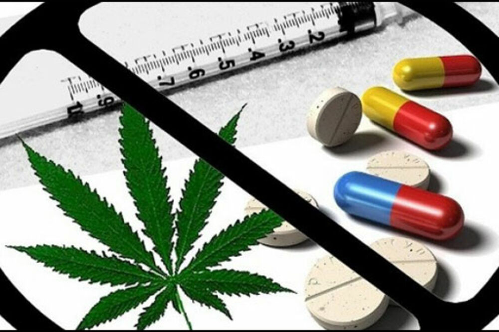 Droga (Novine), Foto: Ozonpress