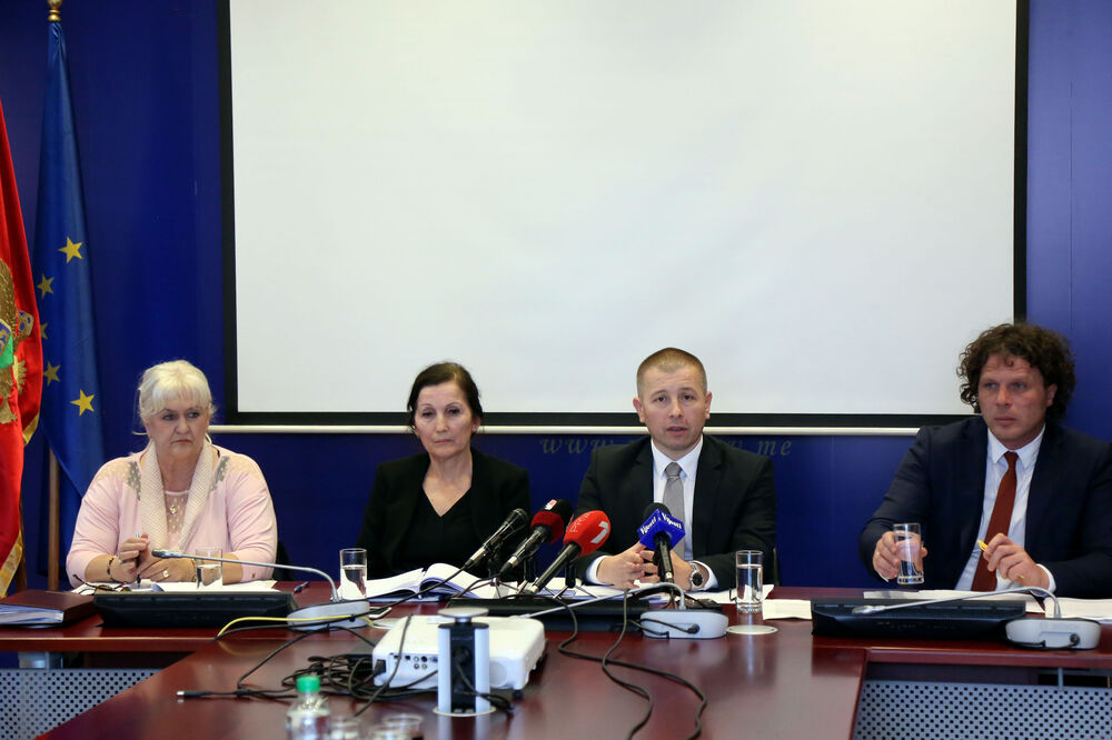 Jovo Rabrenović, Rada Marković, Zvezdan Čađenović, Foto: PR Centar