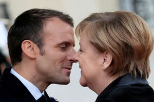 Simpatična zanimljivost: Zbunjena žena mislila da je Angela Merkel...
