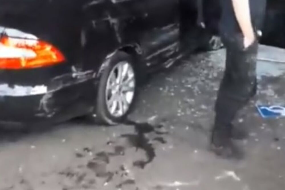 Rumunija, autom uletio u ljude, Foto: Screenshot (YouTube)