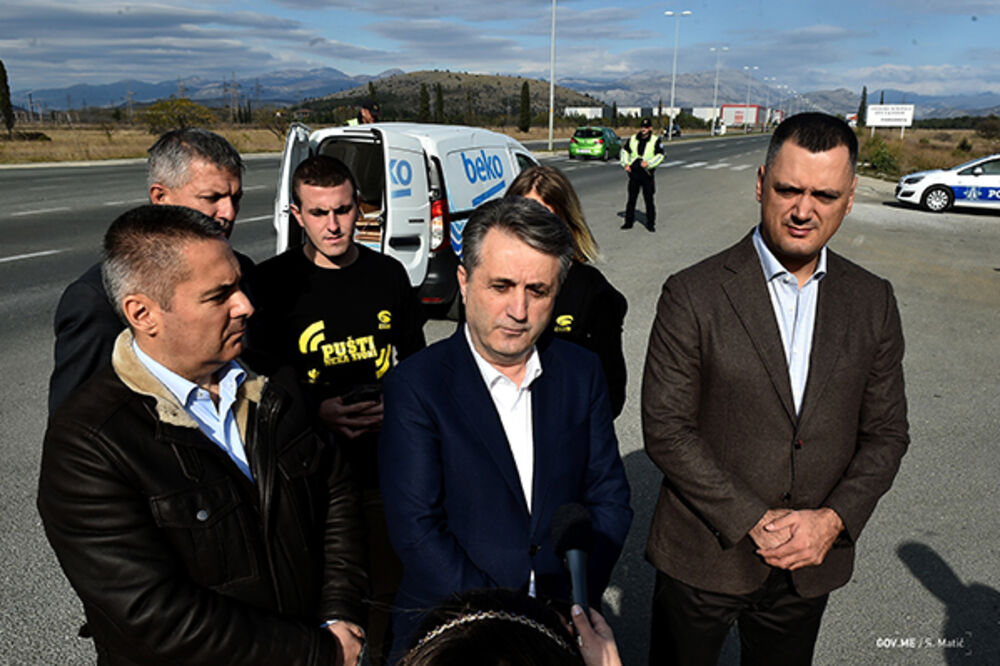 Mevludin Nuhodžić, Veselin Veljović, posjeta punktovima kontrole saobraćaja, Foto: Vlada Crne Gore