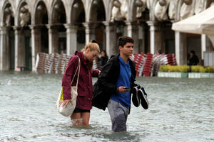 FOTO I VIDEO: Venecija poplavljena, projekat koji bi ovo spriječio...